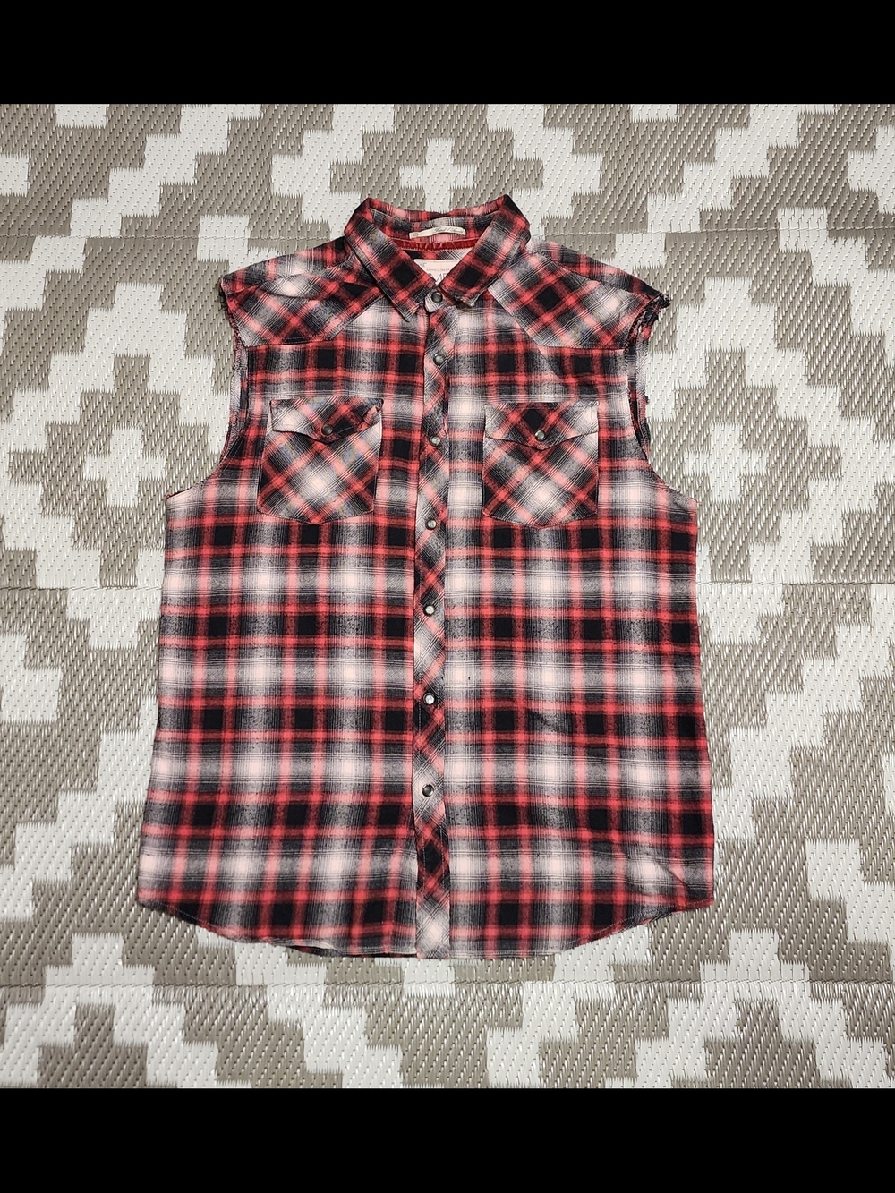Sleeveless Red Plaid Button-Down Shirt - Casual Men's